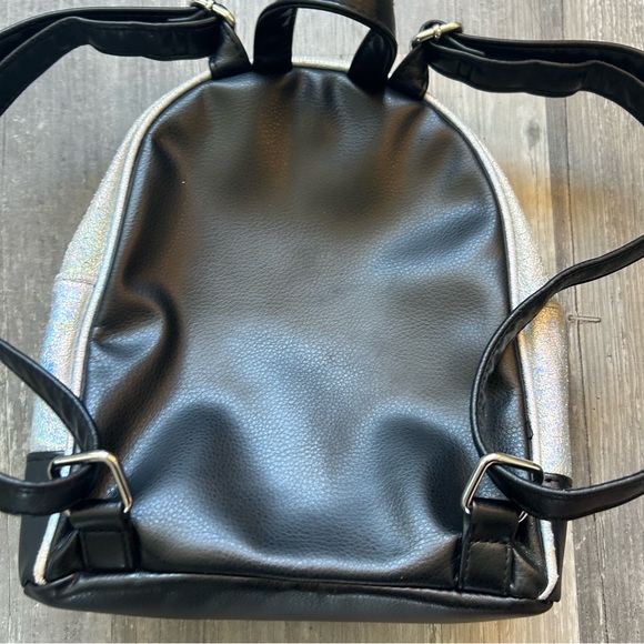 Small Justice Backpack - Picture 2 of 5